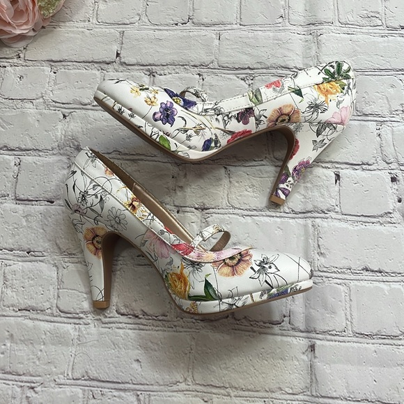 Qupid Floral Kitten Heel - Picture 5 of 5